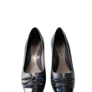 Naturalizer Leather Pumps Navy Blue Valarie Cap Toe 2.5” Low Heels Size 7.5 Wide